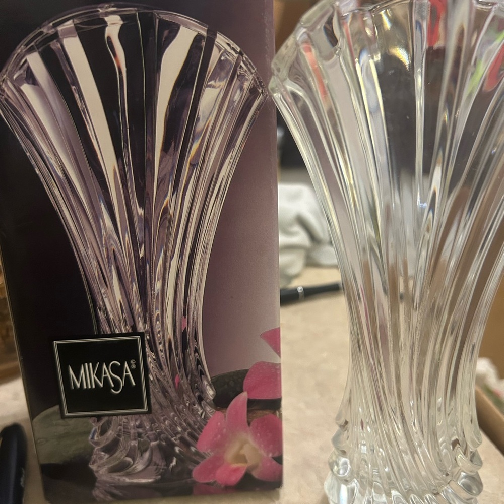 Mikasa Clear Fluted Glass Vase